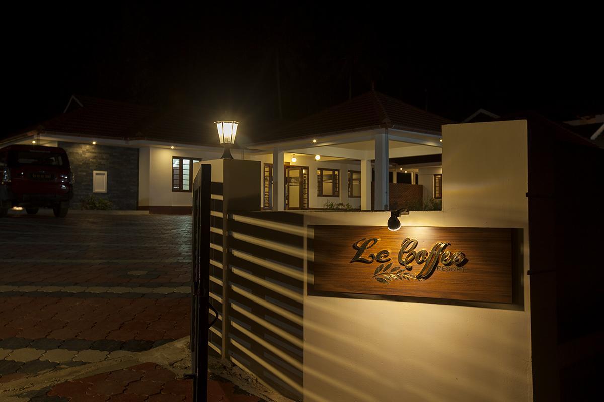 Le Coffee Resort Sultan Bathery Exterior photo